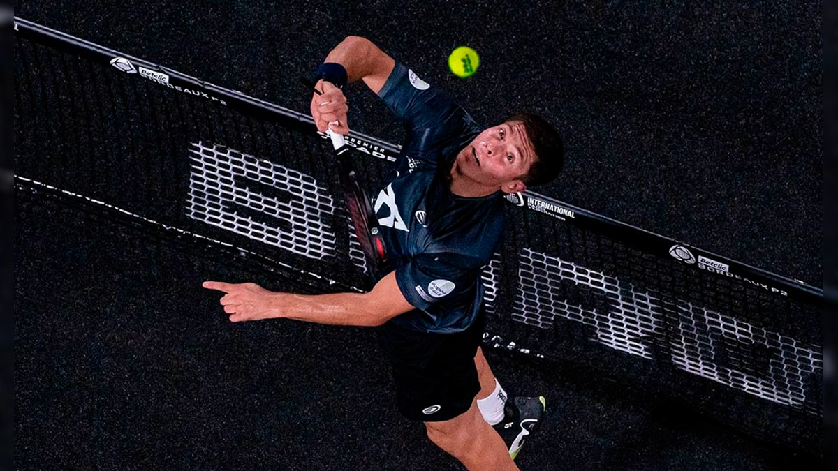 Fernando Belasteguín y Juan Tello Alcanzan Semifinales del Bordeaux Premier Padel P2 tras Vencer a Javi Rico y Juanlu Esbrí 4-6, 6-4, 6-3