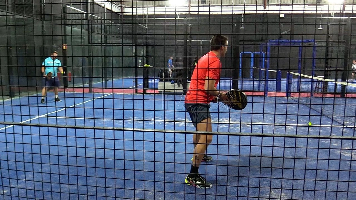 Pádel en Melilla: Auge Deportivo y Social Impulsa la Demanda de Mejores Instalaciones